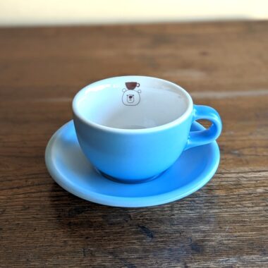 ブルーのコーヒーカップ
